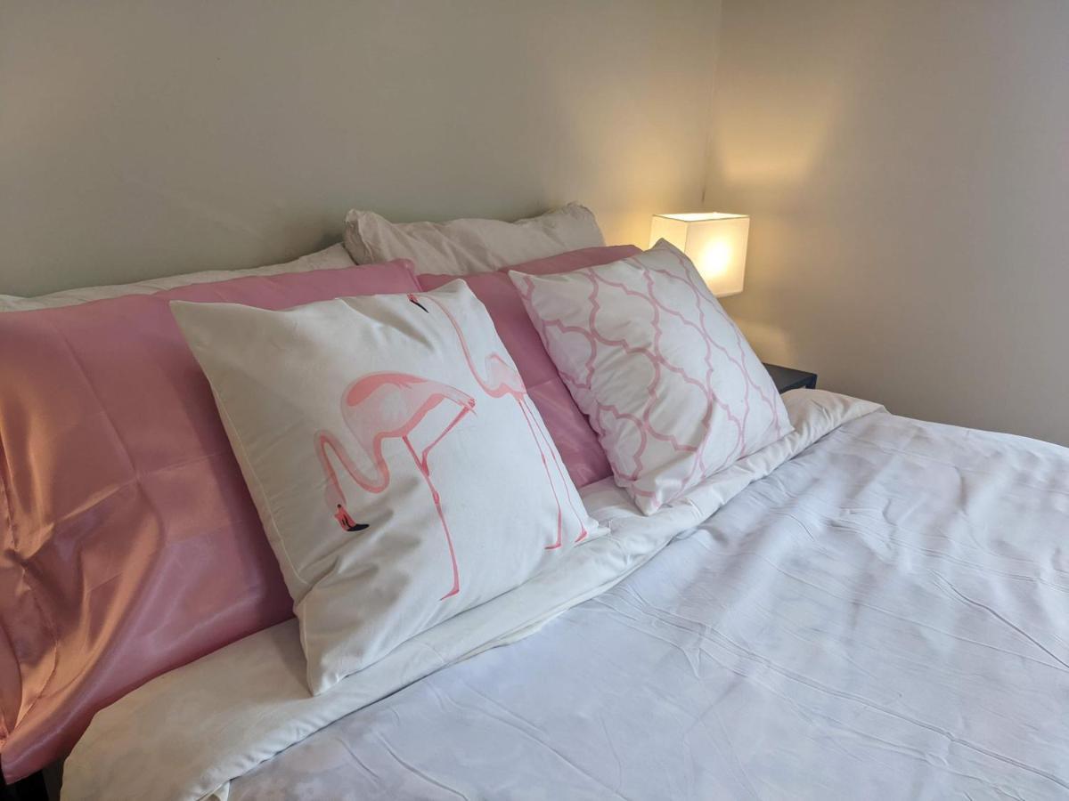 Hotel Pink Flamingo Wolfville Esterno foto
