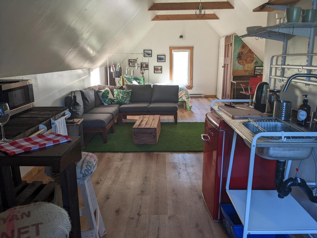 Hotel Pink Flamingo Wolfville Esterno foto