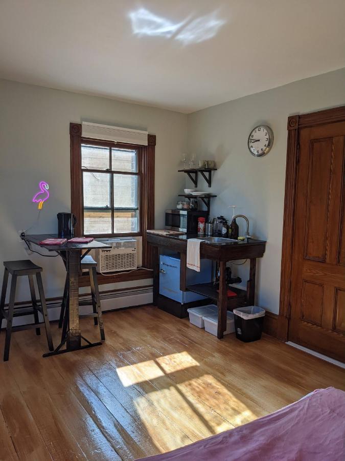 Hotel Pink Flamingo Wolfville Esterno foto