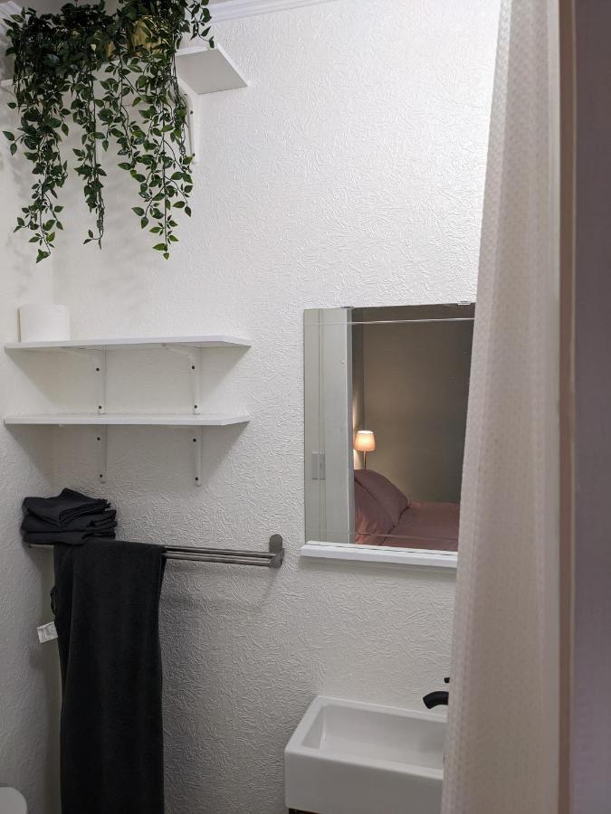 Hotel Pink Flamingo Wolfville Esterno foto